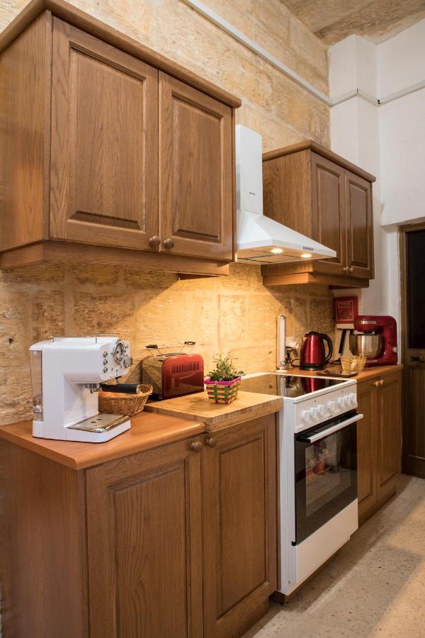 Tal-karmnu Entire House With Private Heated Pool And Jacuzzi *