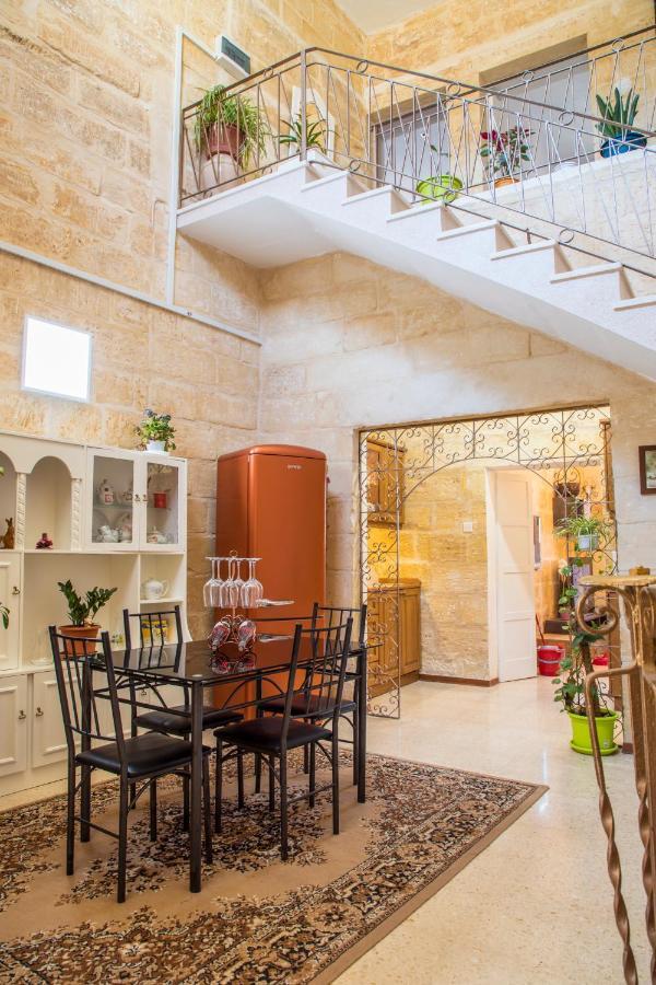 Tal-karmnu Entire House With Private Heated Pool And Jacuzzi 度假居
